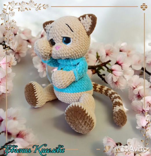 Котик, связаный крючком. Ручная работа