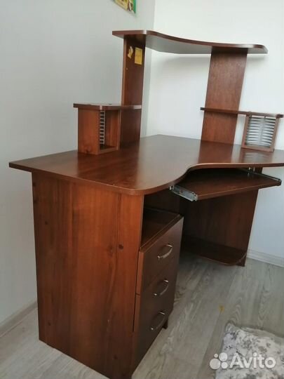 Компьютерный стол