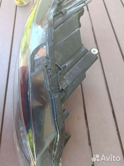 Передняя правая фара Volkswagen Polo Sedan