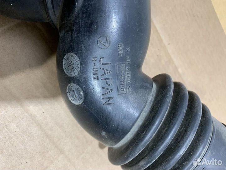 Впускной патрубок Subaru 2002-2005