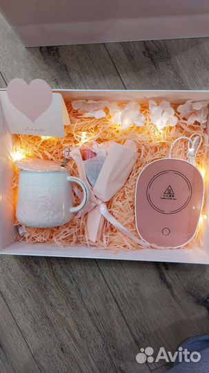 Подарочный набор: кружка с подогревом,букет