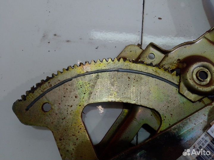 Стеклоподъемник электрический задний левый