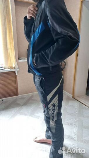 Мотокостюм