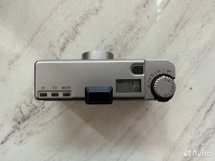 Leica Minilux Summarit 40mm f/2.4