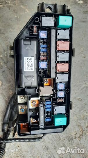 Подкапотный блок предохранителей Хонда Акорд 8