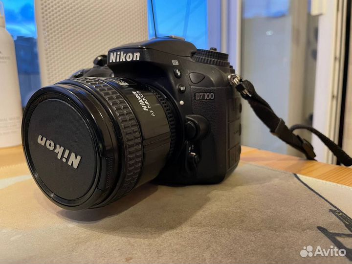Зеркальный фотоаппарат Nikon D7100