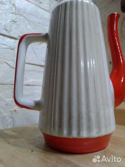 Старинный антикварный чайник