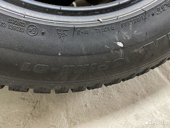 Bridgestone Blizzak Spike-01 225/65 R17
