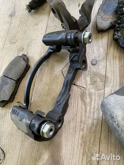 Суппорта передние toyota mark 2 100