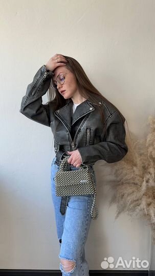 Модель для обзора одежды