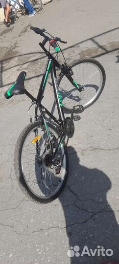 Продам велосипед 26 размер почтей новый