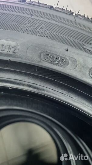 DoubleStar DW02 215/60 R17 100T