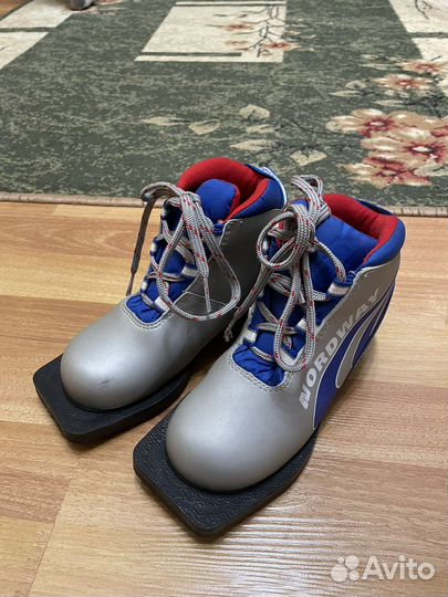 Лыжные ботинки