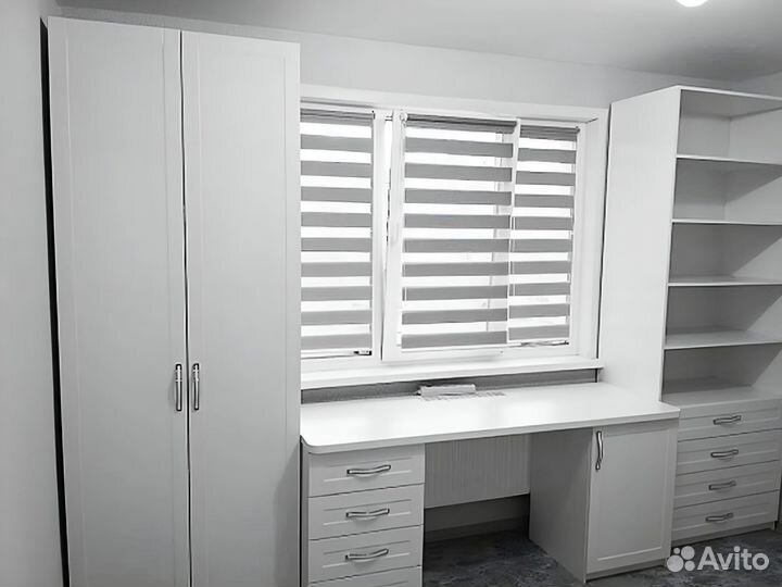 Рабочая зона у окна в рассрочку