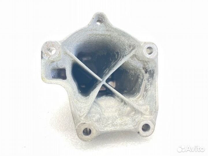 Кронштейн двигателя правый Mercedes-Benz E-Class