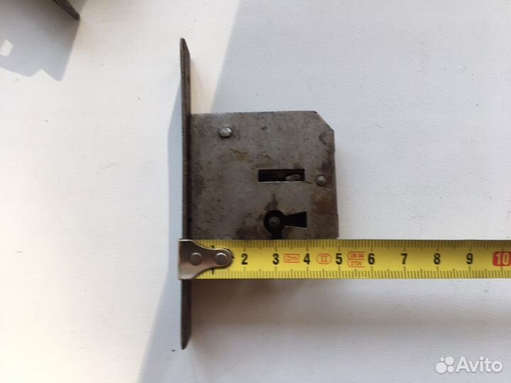 Мебельные замки с ключами