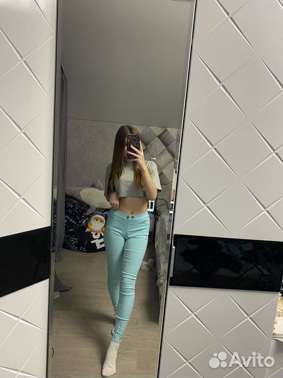 Джинсы женские