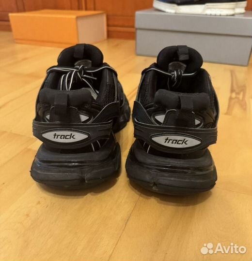 Balenciaga track 1 black