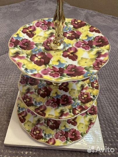 Этажерка/горка фарфоровая