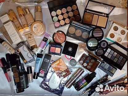 Бронь. Набор косметики пакетом