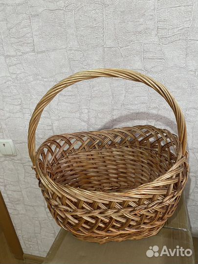 Корзина плетенная