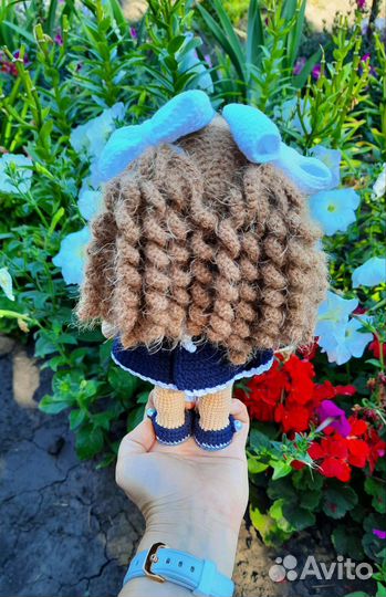 Кукла первоклашка вязаная кукла