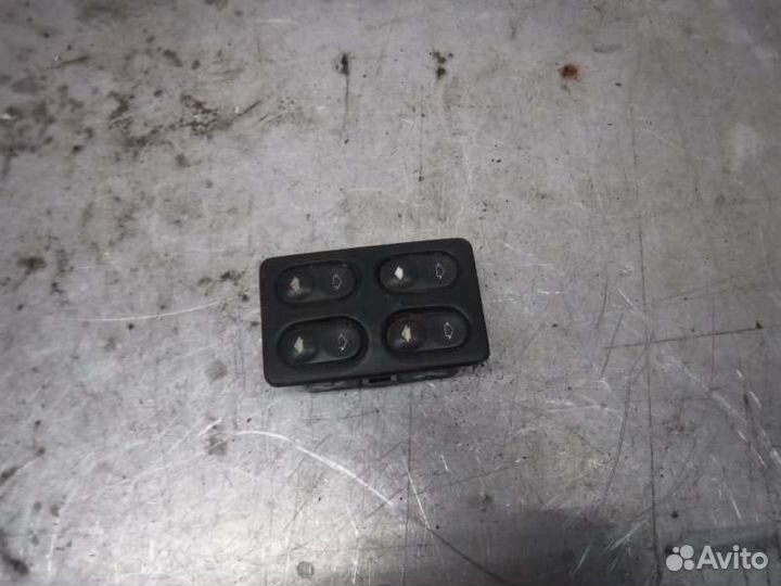 Блок управления стеклоподъемниками передний левый