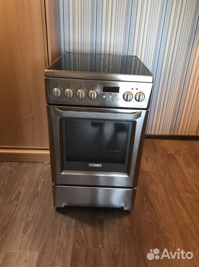 Плита Electrolux стеклокерамическая с духовкой