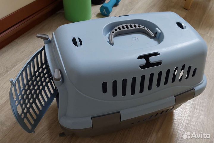Переноска для кошек и собак