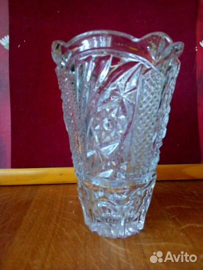 Хрустальная ваза