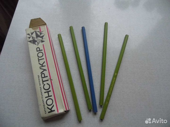Простые карандаши 