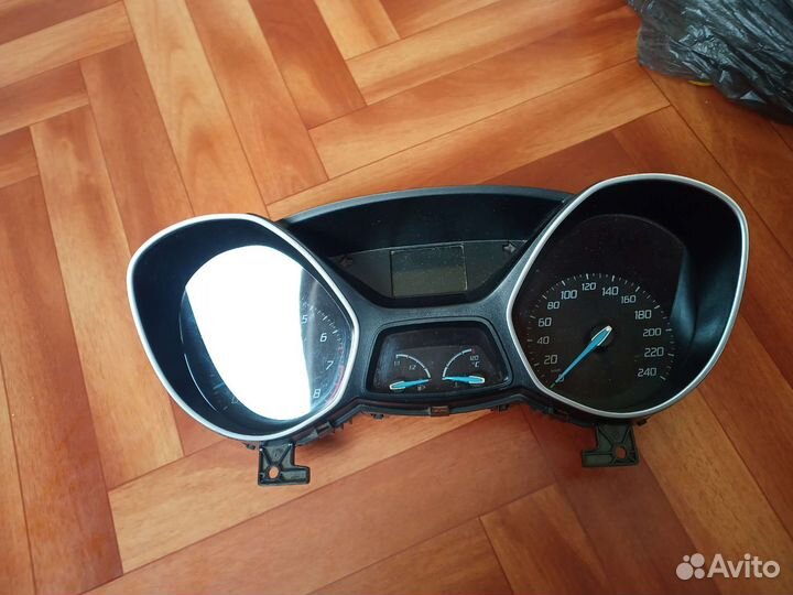 Приборная панель Ford focus 3