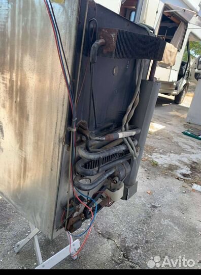 Холодильник Electrolux для автодома, кемпера