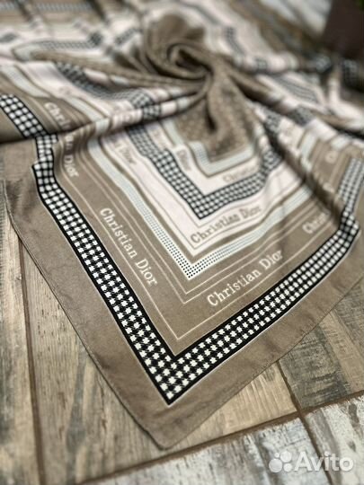 Платок шерстяной Dior коричневый тонкий новый