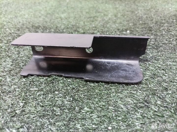 Кронштейн (сопут. товар) VW Touareg 2002-2010