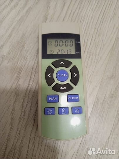 Робот пылесос polaris