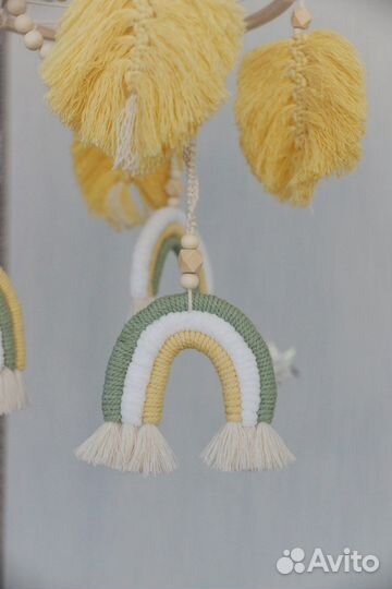 Мобиль в кроватку малыша