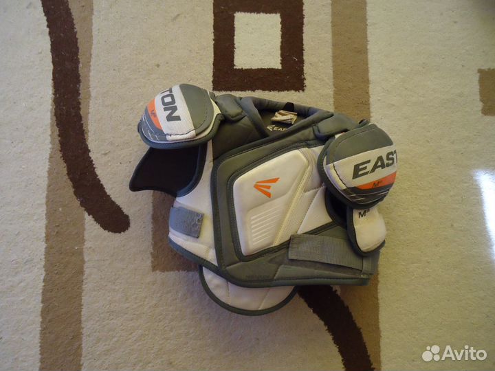 Хоккейный нагрудник