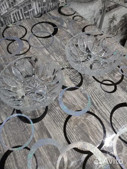 Хрустальные ваза-шар и салатники новые