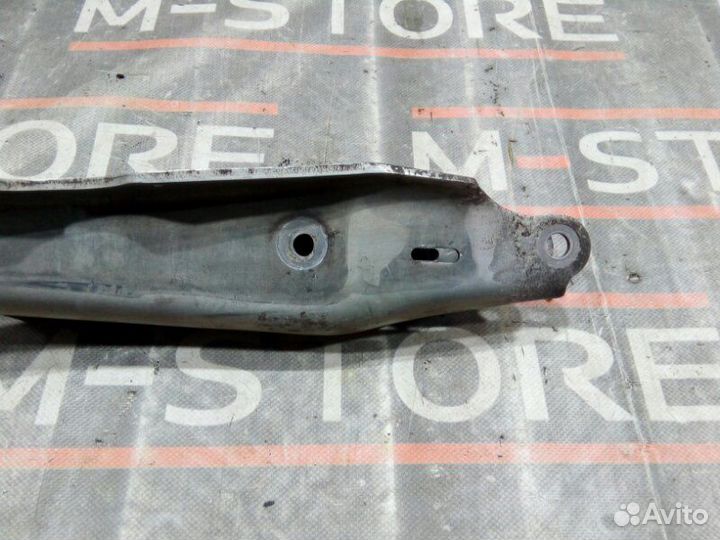 Рычаг подвески нижний задний левый Mercedes-Benz