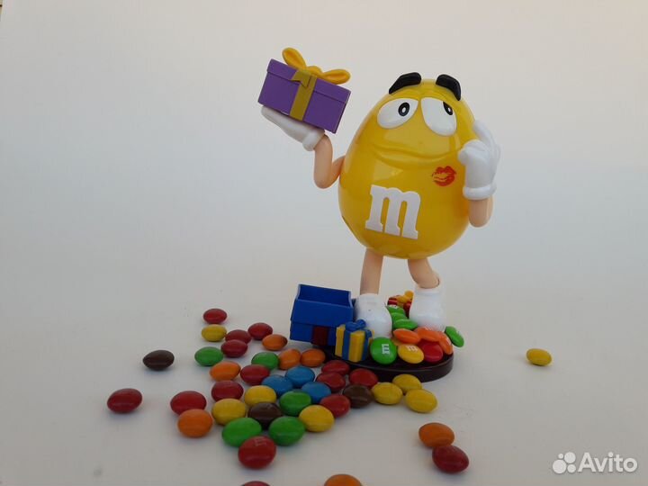 Диспенсер для конфет м&м 