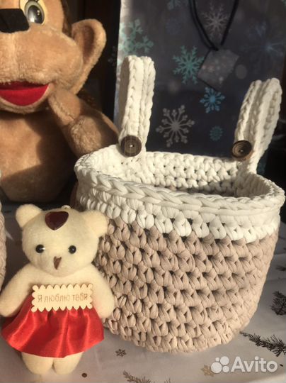 Набор вязанных подвесных корзин
