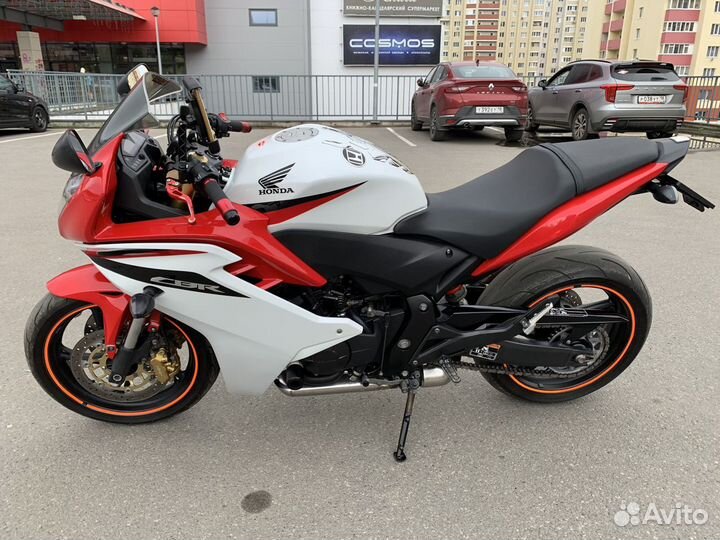 Спортбайк Honda CBR 600f ABS