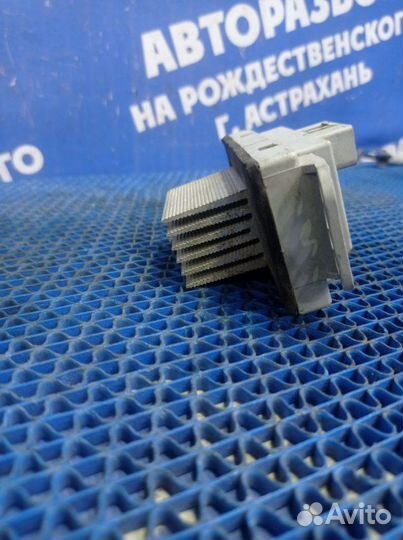 Резистор печки Chevrolet Trailblazer внедорожник