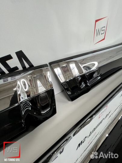 Молдинги дверей Toyota Land Cruiser 200 R399