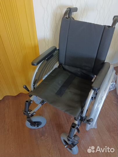 Кресло коляска для инвалидов