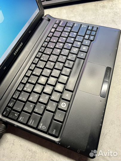 Четырехядерный нетбук «Samsung« (2 Gb оператива)