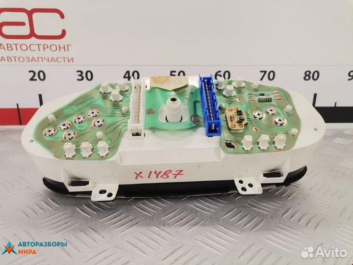 Щиток приборов (приборная панель) Mazda 121 2 1996