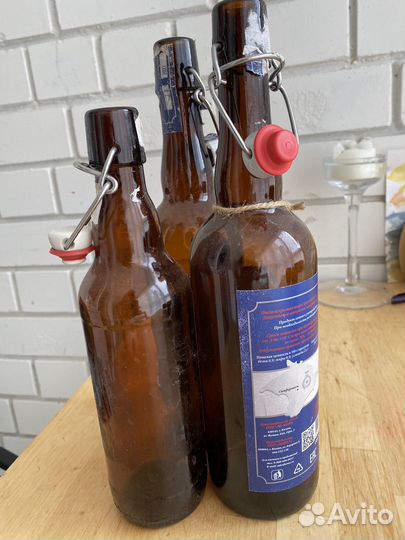 Бутылка стеклянная с бугельной пробкой