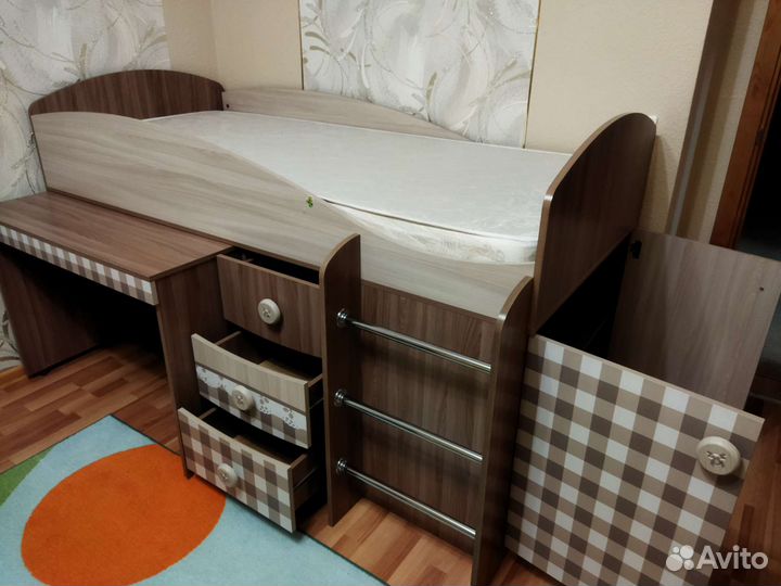 Детская кровать уголок школьника